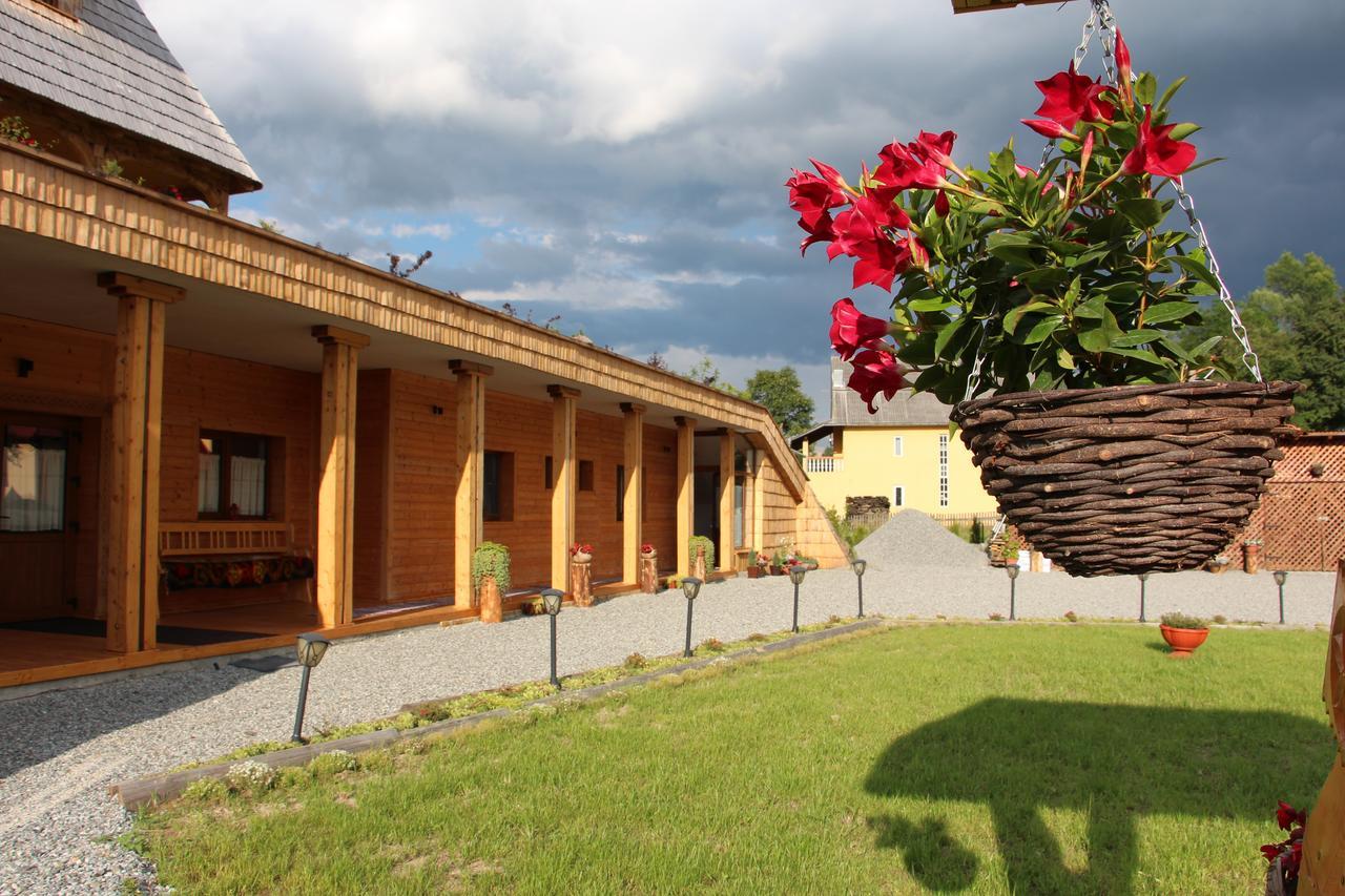 Hotel Casa Ralucai Moisei Exterior foto